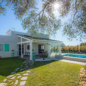Сasa de vacaciones Casa Autosustentable Con Piscina, Huvagondili, Zahora